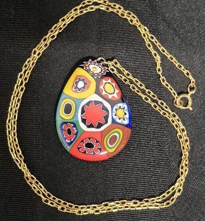Beautiful Munrano Glass Style Pendant 24" Chain
