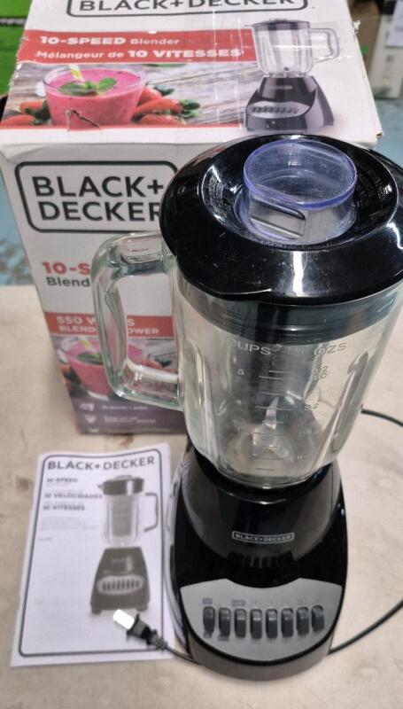 Black & Decker 10-Speed Electric Blender - 40oz Glass Jar - Working Retails New For $69.99