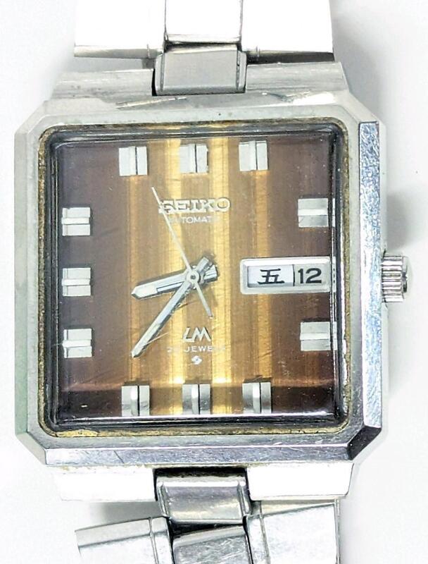 Vintage SEIKO Automatic LM LordMatic 23 Jewels 5606-7140 Men's Watch With Seiko-Branded Metal Band, Currently Non-Functional, Likely Needs Serving