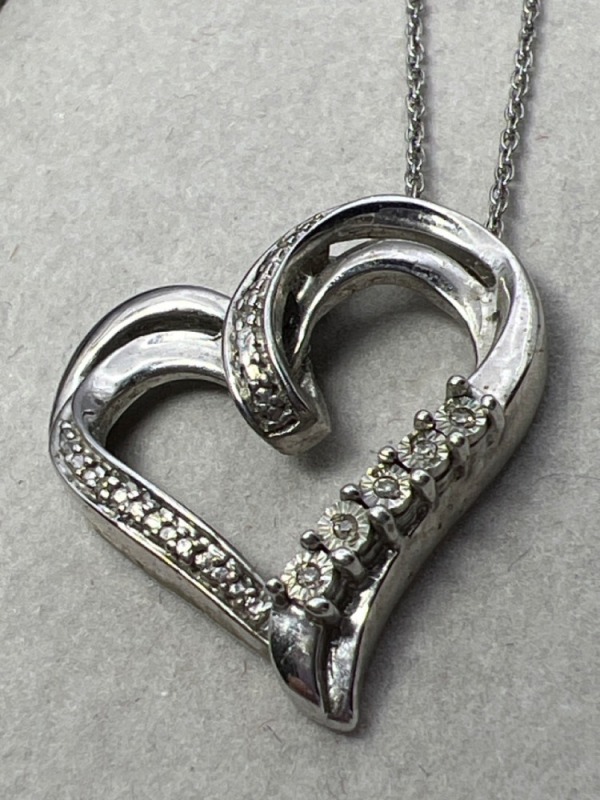 925 sterling Floating Heart with diamonds 925 Chain