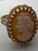 Absolutely Amazing 10K yellow Hold Shell Cameo Ring