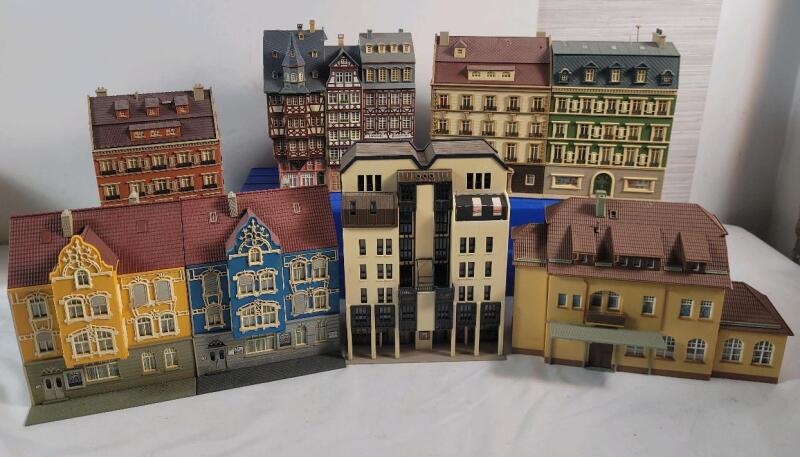 Six (6) Vintage HO Scale Model Buildings . Vollmer , Pola & Faller Models
