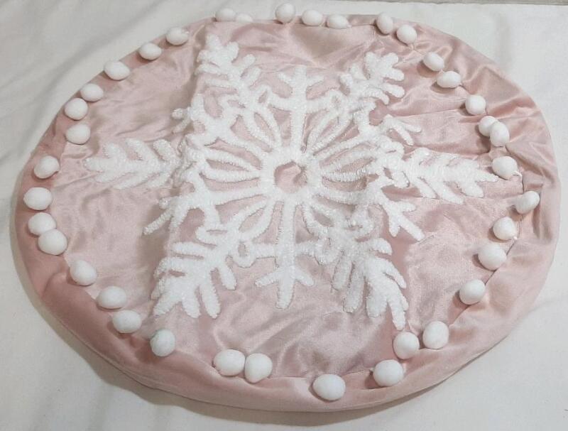 New Holiday Miniature Tree Skirt | Measures 16"