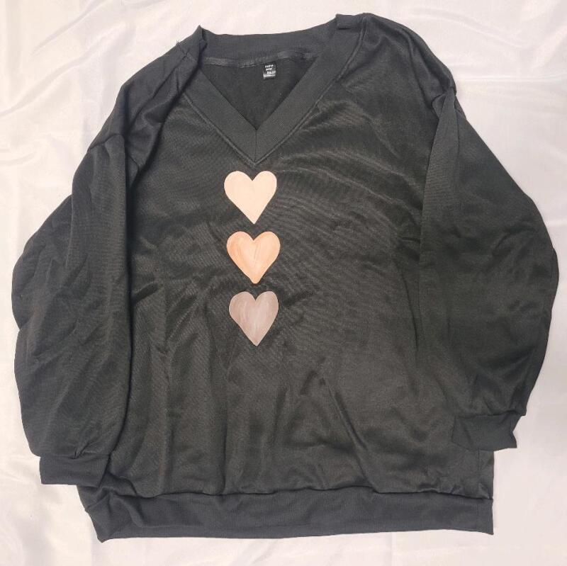 New Size 2XL Women's CURVE Women's V-Neck Ombre Heart Print Sweater , Black .