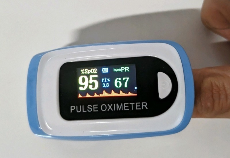 New 4 in 1 Pulse Oximeter (Tested & Working)