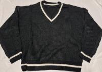 New sz Large Women's V-Neck Sweater