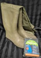 Men's sz 12 Vulcan Hip Waders & Poncho Adult One Size