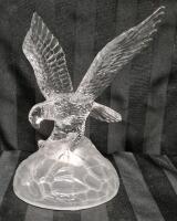 Eagle Art Glass With Frosted Base Figure 7.75" Tall
