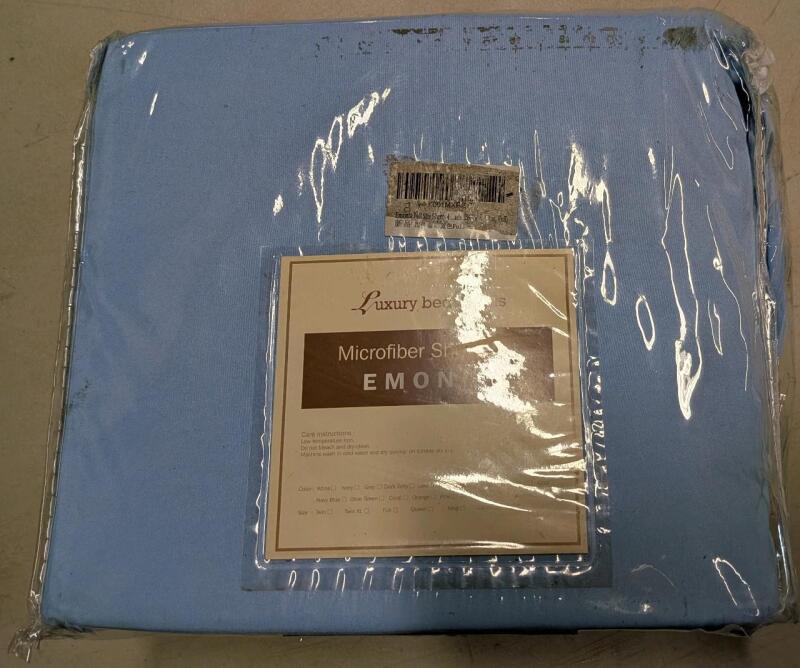 New Luxury Microfiber Full Sized Sheet Set.