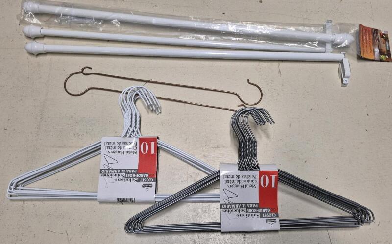 New & As New Curtain Tods & Hangers