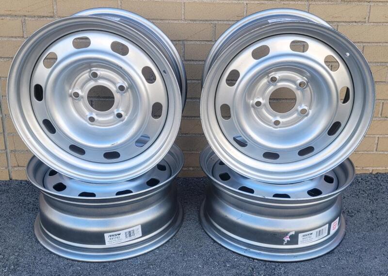 New - Set of 4 RSSW 17X7 5-139,7 ET25/CB78 5-Bolt Steel Wheel Tire Rims , Part # X41752 . Silver . Retail $480 . Some scratch marks from shipping