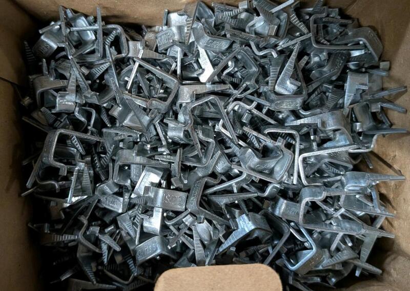 200+ Iberville Cable Staples. CIS-1.