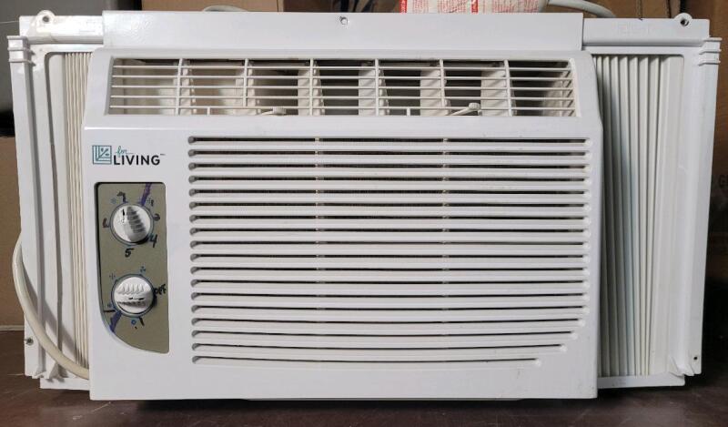 For Living 5000-BTU Manual Window Air Conditioner , White . Model # 043-5234-2 . Retail New $150 . Tested Working