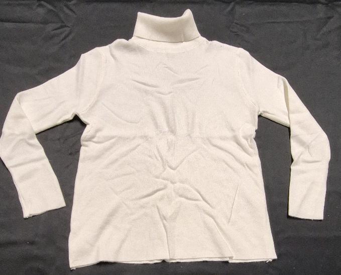 New sz Small Women's Light Knit Turtle Neck Sweater