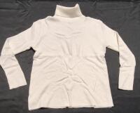 New sz Small Women's Light Knit Turtle Neck Sweater