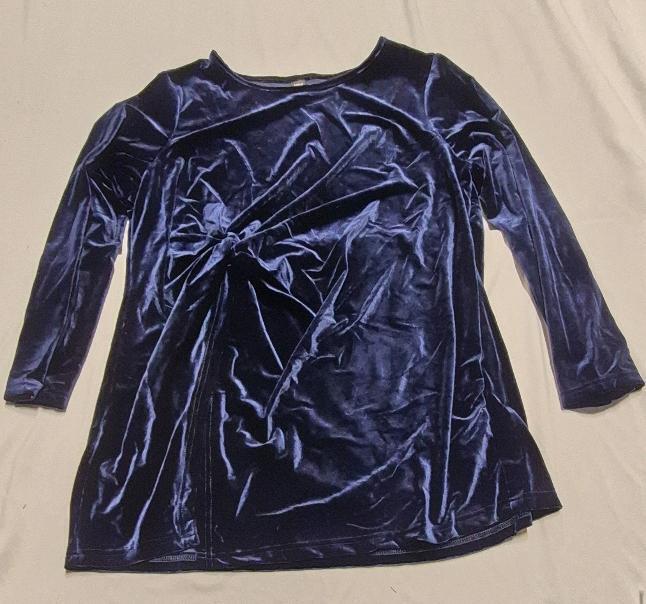 New sz 2XL Women's Velour Like Top