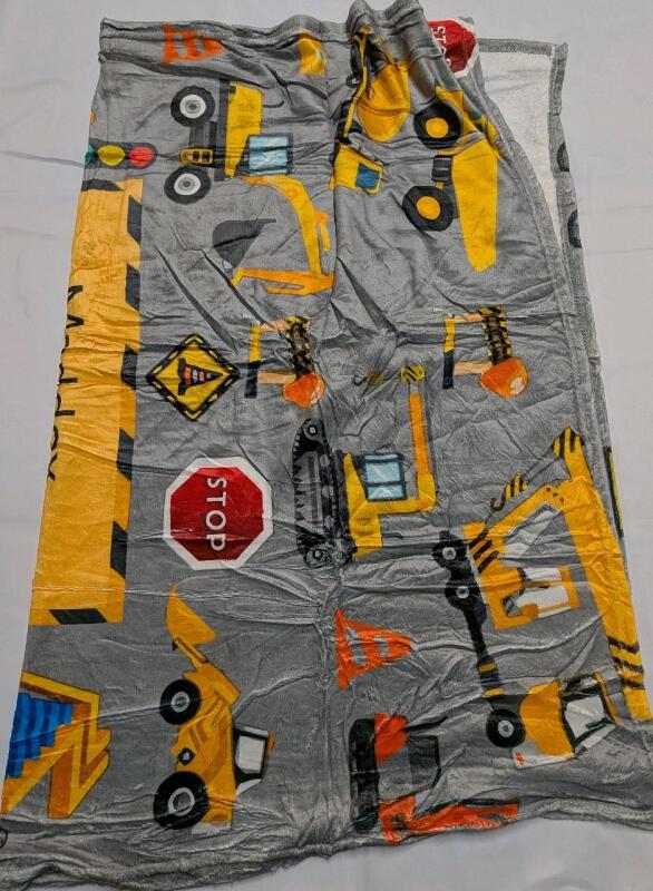 New Super Soft Children's Blanket. 50" by 37"