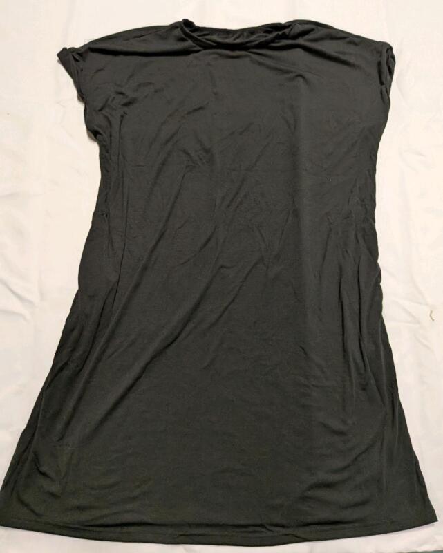 New 1XL Ladies Sleeveless Dress. 36" Neck to Waist.