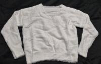 New sz Small Women's V-Neck Super Soft Sweater