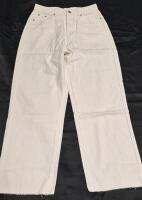 New sz Petit Medium Women's White Jeans