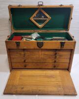 Vintage Yale Oak 7-Drawer Machinist Tool Chest Filled with Tool & Die Tools . Chest measures 20 ⅝"&times;13 ⅝"&times;8 ⅝"