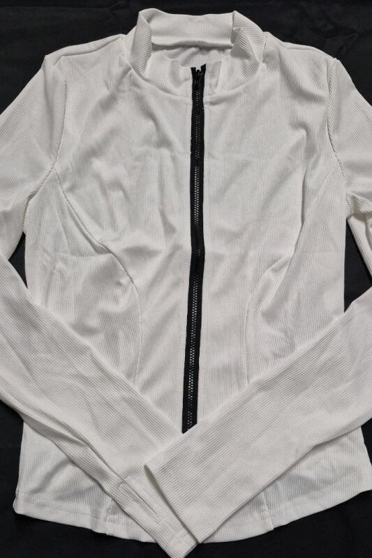 New sz Medium Women's Full Zipper Top