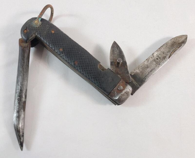 Vintage WWII Wostenholm Sheffield England IXL Canadian Military Folding Knife
