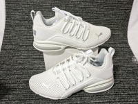 PUMA Juniors Axelion M Perf Metallic; White, Silver (Size 7C)