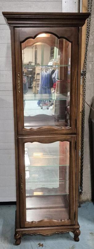 Vintage Jasper Cabinet Company Wooden 2 Level Curio Cabinet with Lights - Working