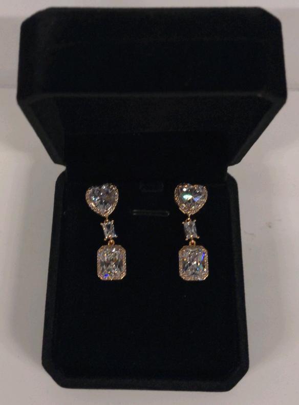 New 18K Gold Plated 4.Oct Emerald &3.0ct Heart Cut Simulated Diamond Dangle Earrings