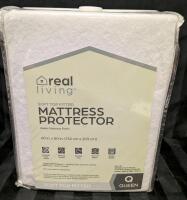 New Real Living Queen Sized Mattress Protector