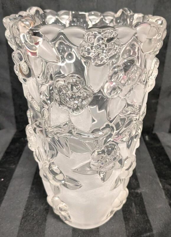 As New Mikasa Carmen Collection Vase. 8" Tall