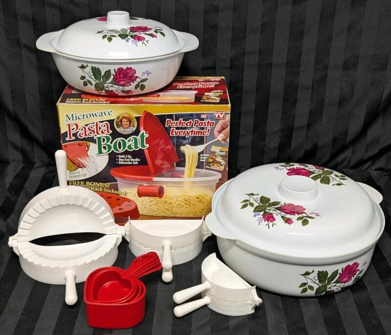 2pc Melamineware Microwave Casserole Dishes (9.25" - 10.25"), New Microwave Pasta Boat, New 3pc Pierogi/Hand Pie Crimpers & New 4pc Heart-Shaped Measuring Cups