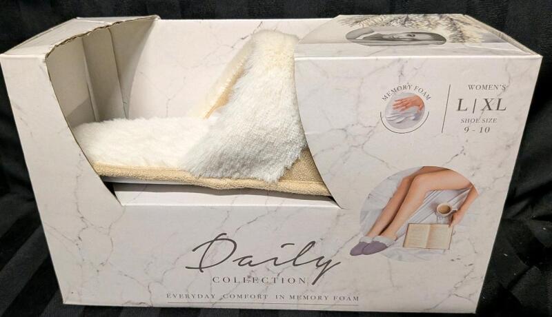 New Size 9-10 Women's Daily a collection Memory Foam Slippers.