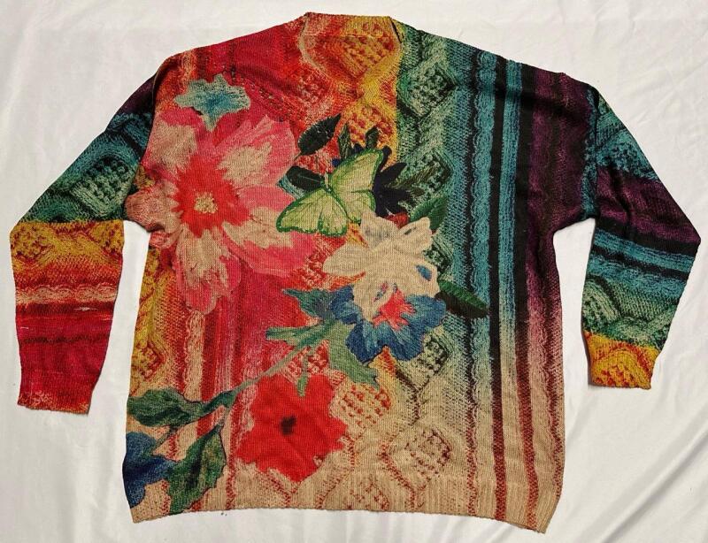 New Women&rsquo;s XL Butterflies and Flowers Knit Sweater