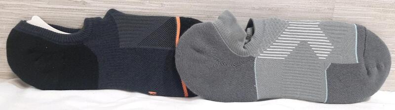2 Pairs of Medium Sized Socks