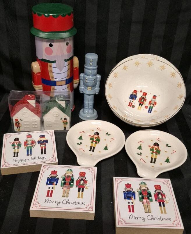 New Christmas Decor Kitchen Lot - Nutcrackers Bowls, Salt & Pepper Shakers +