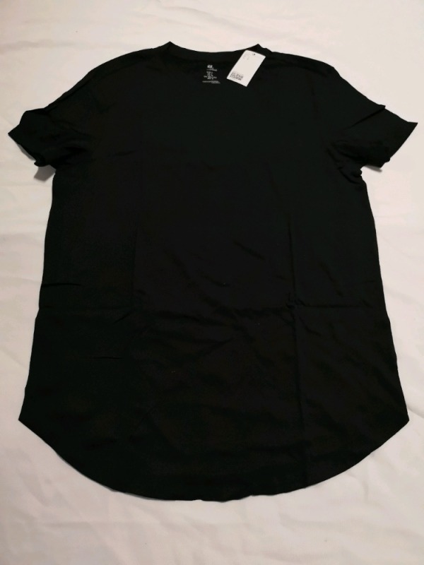 New Women's T-shirt sz Large by H&M