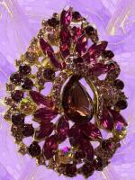 Luxurious Purple Glass Brooch Vintage-Inspired Elegant and Colorful Statement Gemstones Rhinestones Approximately 3 x2&rsquo;&rsquo;