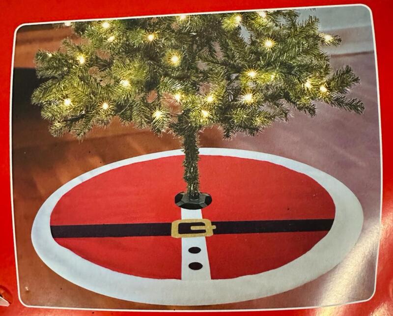 New Christmas Tree Skirt, Santa Design