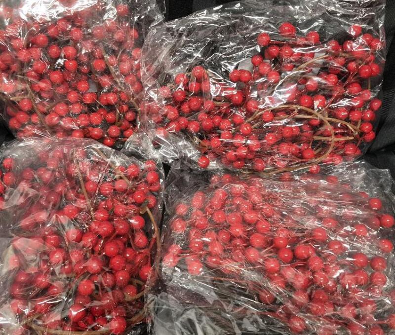 4 Packs New Artifcial Christmas Berry Decor