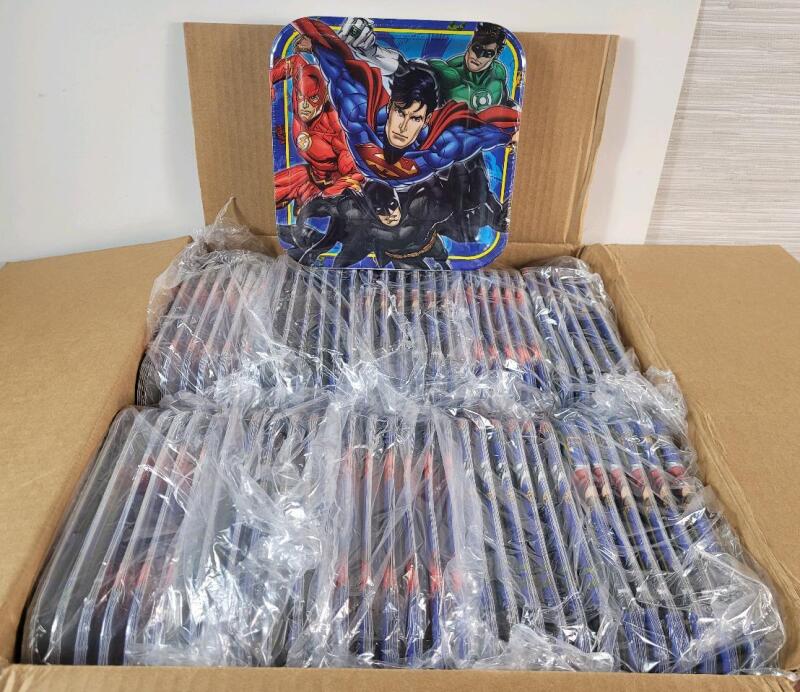 New - DC Comics Justice League SuperHero Party Paper Plates - 60 Packs , 8 Plates Per Pack = 480 Plates . Measures 9"&times;9"