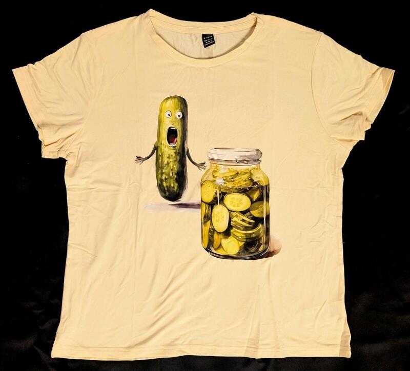 New Size XL Women's Horrified Pickle Graphic T-Shirt