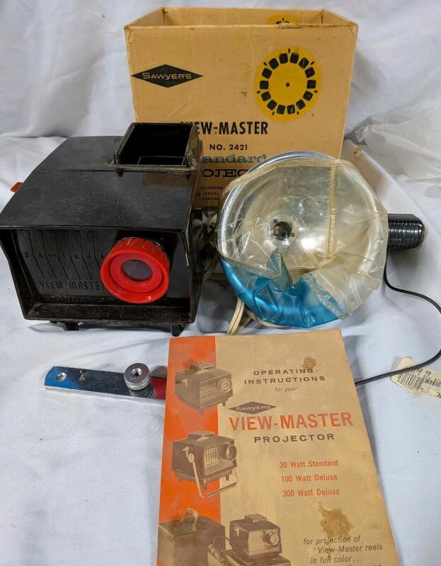 Vintage Sawyers Veiwmaster's Projector with Kodak Flash.