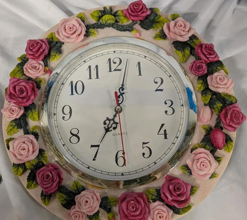 Vintage Framed Clock. 12" Diameter