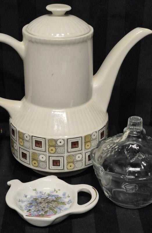 Broadhurst Ironstone Teapot 9" Tall, Endland +