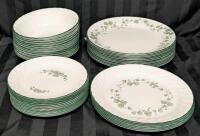 Vintage CORELLE USA Callaway Ivy Discontinued Dinnerware : 12&times; 10" Plates, 6&times; 8.75" Plates. 11&times; 7" Plates, 12&times; 7" Bowls, No Chips or Cracks, Utensil Wear Present