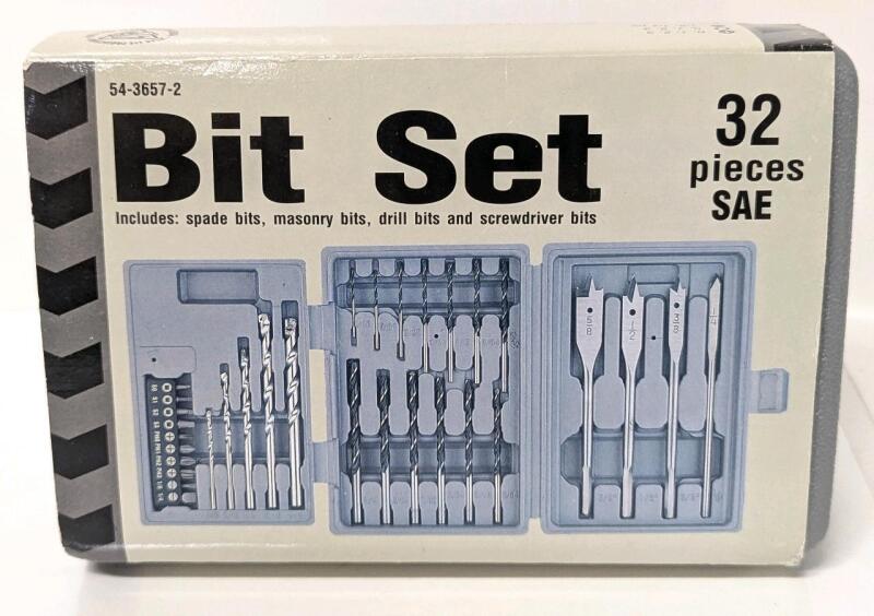 New 32-Piece Bit Set in Hard Case, Includes: Spade Bits, Masonry Bits, Drill Bits And Screwdriver Bits
