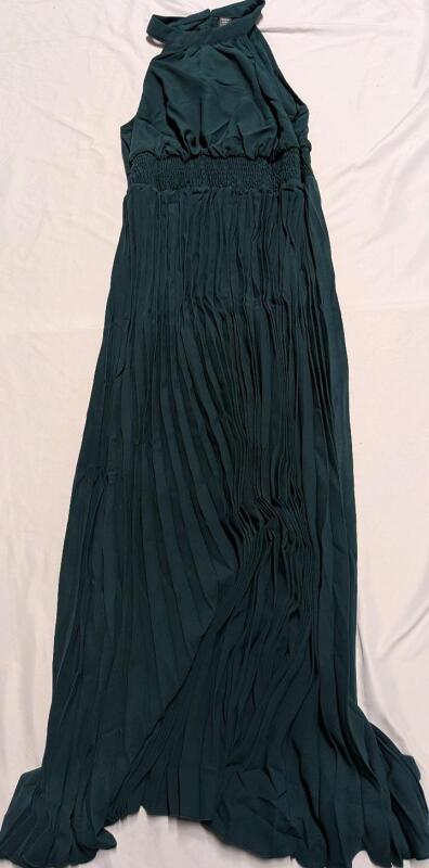 New Size 0XL Women's Pleated Dress.