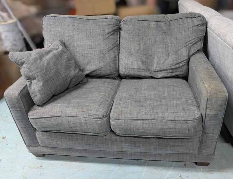 2-Seater LA-Z-BOY Love Seat With Attatched Back Cushions, 37" &times; 54" &times; 33" Tall, Staining On Arm, Spotting on Cushions, Debris By Seams, No Odour